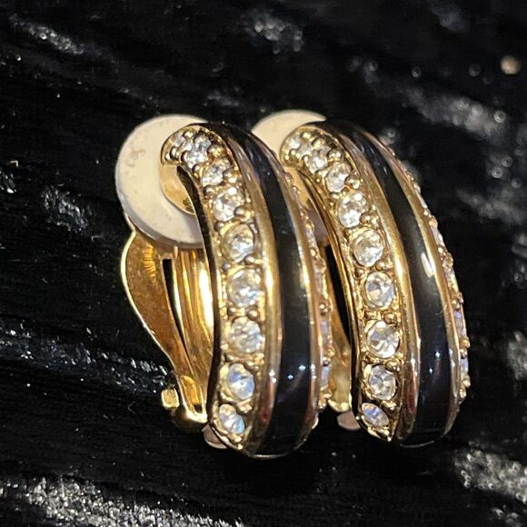 80s Vintage Swarovski Crystal Gold Plated Black Enamel Clip On Earrings - Picture 2 of 4